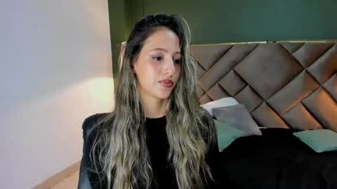 Snapshot of sophia_loreenn chatting on January 2026 07:23:01 PM Sofia online show from January 2026 07:23:01 PM