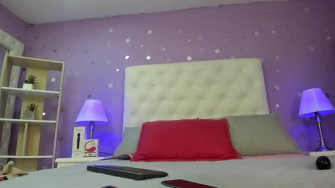 Sophia  online show from September 2025 07:24:02 PM