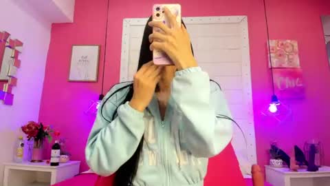 Snapshot of sophia_models chatting on July 2026 07:27:01 PM Sophia online show from July 2026 07:27:01 PM