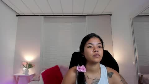  S O P H I A  online show from April 2026 12:05:02 PM