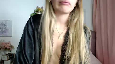 SophiaLee online show from March 2026 12:38:01 AM