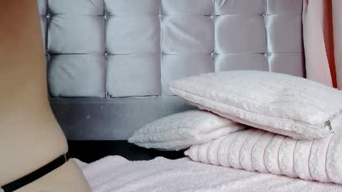 SophiaLee online show from April 2026 01:11:01 AM