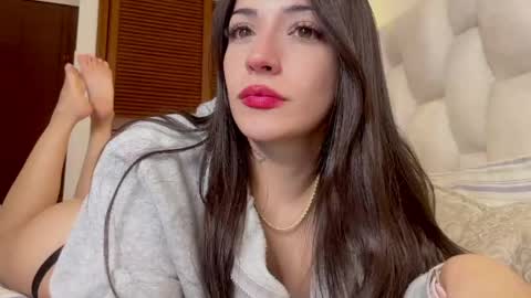 sophiarommie online show from June 2026 07:43:01 AM