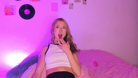 Sophie online show from February 2026 06:53:01 AM