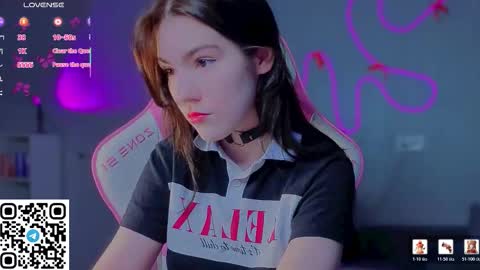 sophie_nomenal_ online show from March 2026 02:32:01 PM