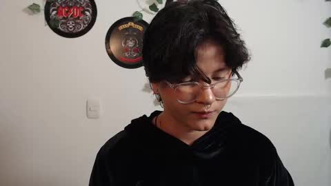 sophie_ross1 online show from October 2025 02:29:01 AM