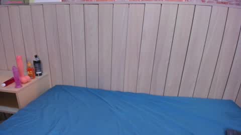 Snapshot of sophiebenson_ chatting on December 2024 03:25:02 PM Sophie online show from December 2024 03:25:02 PM