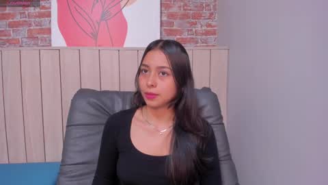 Snapshot of sophiebenson_ chatting on February 2025 12:00:02 PM Sophie online show from February 2025 12:00:02 PM