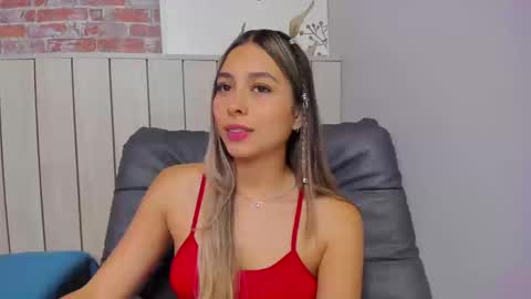 Snapshot of sophiebenson_ chatting on September 2025 02:17:02 PM Sophie online show from September 2025 02:17:02 PM