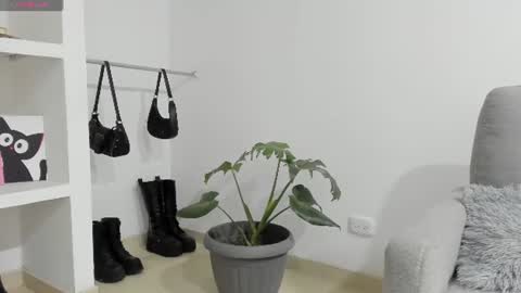 sophie  online show from July 2026 01:09:01 AM