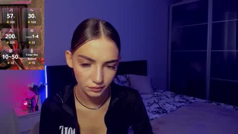 Sophie online show from October 2025 11:30:01 AM