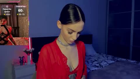 Sophie online show from November 2025 11:47:02 AM
