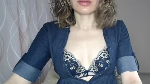 Snapshot of sophiemisss chatting on June 2026 06:29:02 AM Sophiemisss online show from June 2026 06:29:02 AM