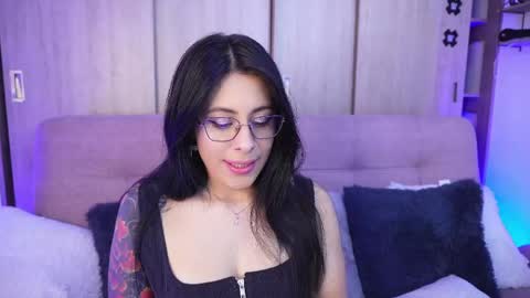 Sophiie online show from May 2026 04:19:01 AM