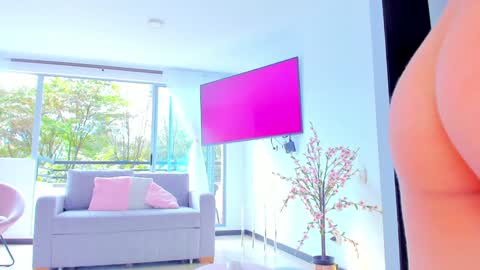 Snapshot of sophijonnes chatting on January 2025 05:04:02 PM YULITZA online show from January 2025 05:04:02 PM