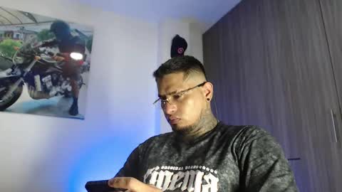 Snapshot of soy_apolo chatting on June 2026 04:37:02 AM soy_apolo online show from June 2026 04:37:02 AM