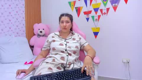 SoyQueen online show from July 2026 03:59:01 PM