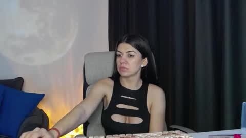 sparkly_eve online show from February 2026 02:53:02 PM