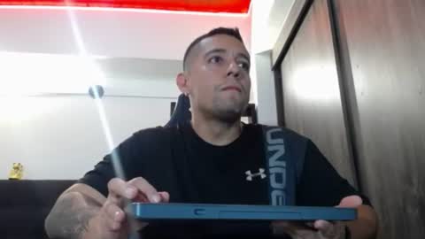 Snapshot of spartacus_cam chatting on June 2026 05:10:02 AM online show from June 2026 05:10:02 AM