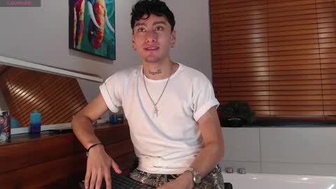 Snapshot of spencerwhite_ chatting on May 2026 08:46:01 PM Spencer online show from May 2026 08:46:01 PM