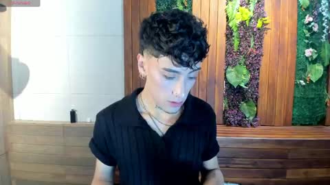 Snapshot of spencerwhite_ chatting on May 2026 07:44:02 PM Spencer online show from May 2026 07:44:02 PM
