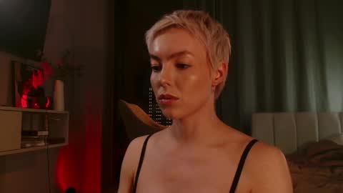 Elizabeth online show from April 2026 05:34:01 PM