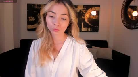 Snapshot of staceywood_ chatting on July 2026 11:05:02 AM Stacy Woods online show from July 2026 11:05:02 AM
