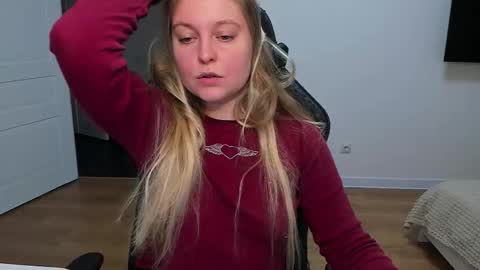 Stacy  online show from November 2025 11:42:01 AM