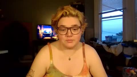 Darling online show from April 2026 11:33:02 PM