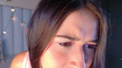 Snapshot of starrmoon__ chatting on March 2026 05:08:02 AM M O O N online show from March 2026 05:08:02 AM