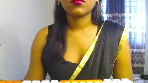 Snapshot of starrywhispers chatting on June 2026 01:43:01 AM StarryWhispers online show from June 2026 01:43:01 AM