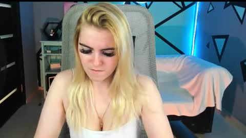 stef_nicks online show from June 2026 07:17:02 AM