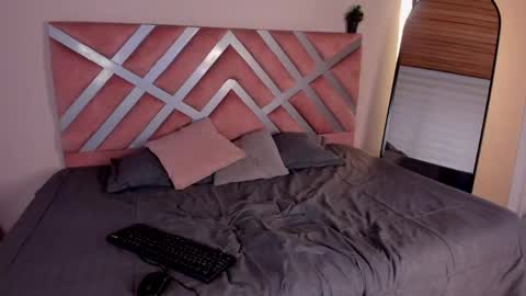 Stefanny  online show from March 2026 12:08:01 PM