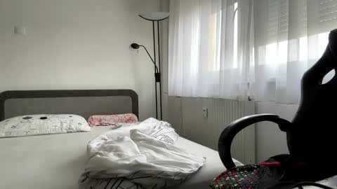 stefanomorelli online show from October 2025 08:48:02 AM