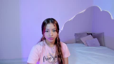 stefie online show from December 2024 06:45:01 PM