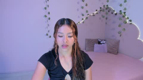 stefie online show from February 2025 07:40:02 PM