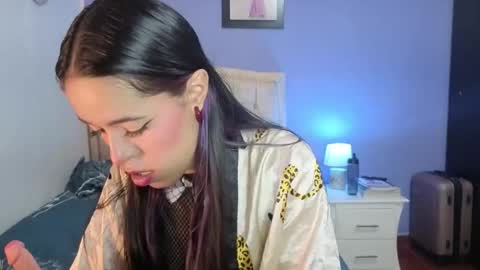 Stephania online show from March 2026 05:35:01 PM