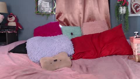 Snapshot of stephanie_golden chatting on December 2024 10:03:02 PM IG stephani 3333 online show from December 2024 10:03:02 PM