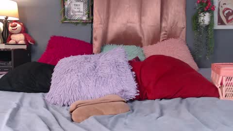 Snapshot of stephanie_golden chatting on December 2024 08:05:02 AM IG stephani 3333 online show from December 2024 08:05:02 AM