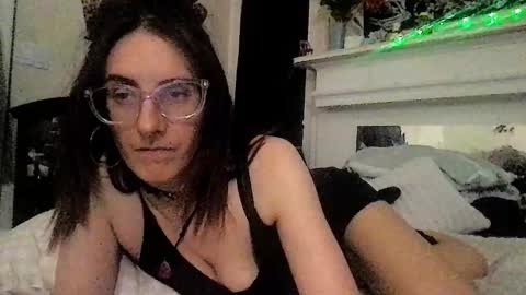 stephielynnnnn online show from March 2026 07:32:02 PM