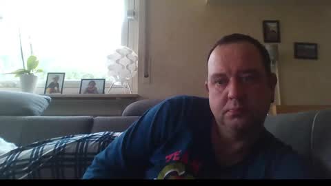 stoned1983 online show from November 2025 08:19:01 AM