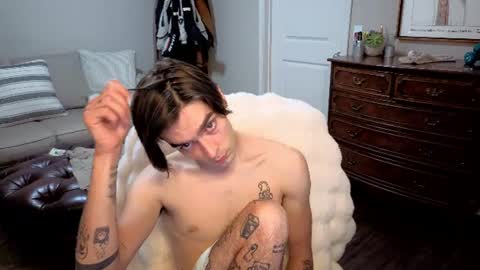 Snapshot of str8whiteboy21 chatting on June 2026 04:35:01 AM str8whiteboy21 online show from June 2026 04:35:01 AM