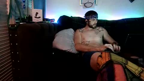 straitpipermann22 online show from April 2026 09:04:01 PM