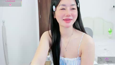 strawberry_loveee online show from February 2026 05:03:02 AM