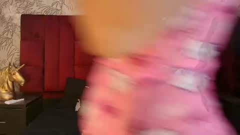 strawberrymia68_ online show from June 2026 11:37:01 AM