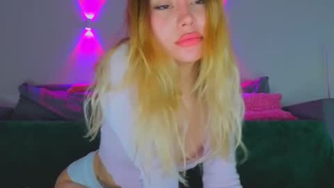 Tati and Lola online show from April 2026 05:55:02 AM