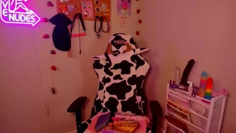 Strwbby online show from February 2026 06:01:01 AM