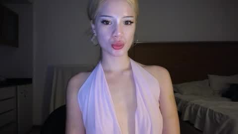 Sofa online show from March 2026 10:58:01 PM