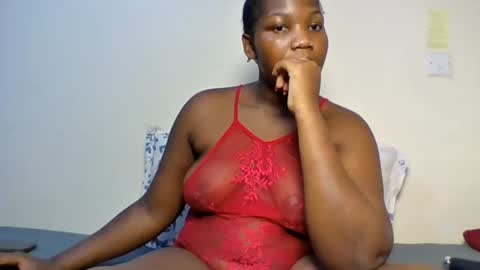 Snapshot of sucker_queen chatting on July 2026 06:08:02 AM Beverly online show from July 2026 06:08:02 AM