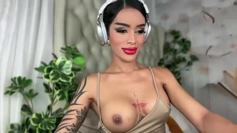 Snapshot of sugarhoneysw8 chatting on October 2025 08:41:01 PM Jess online show from October 2025 08:41:01 PM